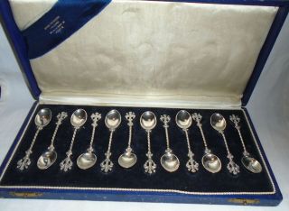 Early 20th Century Cased Set Of Twelve Portuguese Silver Teaspoons