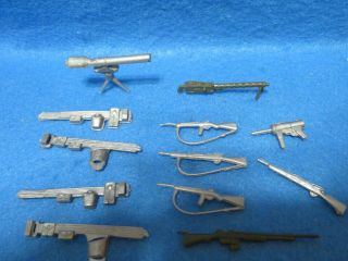Marx vintage 1950 ' s Battleground playset silver and olive drab small weapons,  acc 2