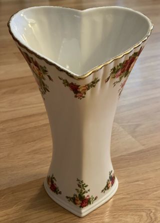 Vintage 1962 Royal Albert Old Country Roses Heart Shaped Vase 9 1/2 "