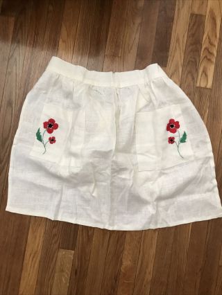 Vintage HANDMADE Half - Apron In White with Embroidered Red Flower on Pockets 2
