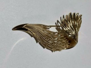 Vintage Crown Trifari Feather Shaped Gold Tone Brooch