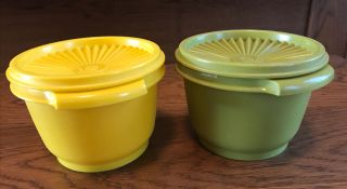 2 Vintage Tupperware Servalier Bowls W/ Lids 20 Oz 886 - 9 886 - 10 Avocado/yellow