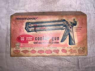 Vintage Wear Ever Trigger Quick Cookie Gun And Pastry Decorator Model 3365