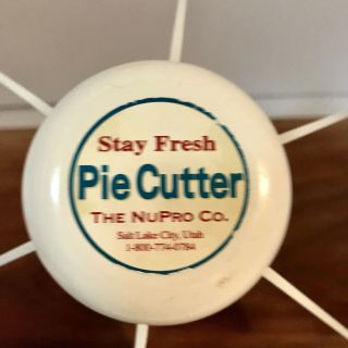 Vintage NuPro Company Stay Fresh Pie Cutter Slicer 2