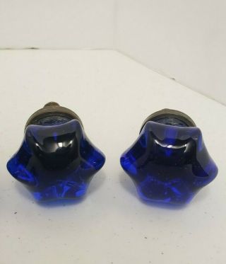 (4pc) Vtg - VICTORIAN STYLE GLASS Cabinet Knobs,  Pulls - COBALT BLUE / BRASS PATINA 2