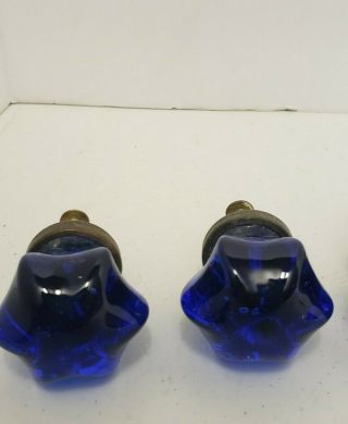 (4pc) Vtg - VICTORIAN STYLE GLASS Cabinet Knobs,  Pulls - COBALT BLUE / BRASS PATINA 3