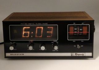 Vintage Rhapsody Wood Grain Am/fm Clock Solid State Radio With Alarm - Ry - 1010