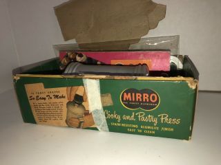 BOX SET Vintage Mirro Cookie Pastry Press Handle RECIPES 12 Plates FT - 511 RARE 3