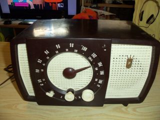 Vintage Antique Zenith Am Fm Tube Radio Y - 723 - Fm Well - Am Static