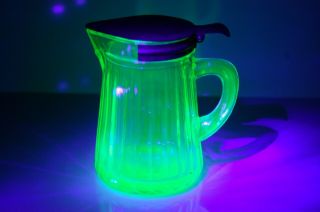 Vintage Green Depression Glass 4 1/2 " Syrup Pitcher With Lid - Uranium Glass