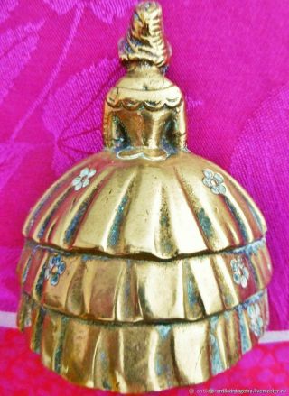 Cloche vintage ancienne Dame avec le sac bronze France.  Antique vintage bell Dame 2