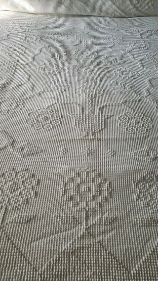 Queen Chenille Bedspread White Fringed Bates George Washington ' s Choice Hobnail 2