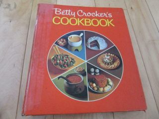 Vtg 1974 Betty Crockers Cookbook Pie Cover 5 Ring Binder 21st Printing Good