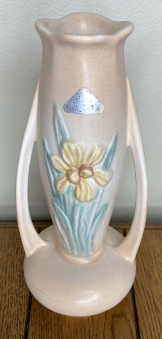 Vintage Hull Usa Art Pottery 2 - Handled Iris 7 1/2 " Vase 410 W/ Sticker
