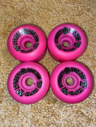 Santa Cruz Oj Ii Street Razor Skateboard Wheels Nos Vintage Neon Pink