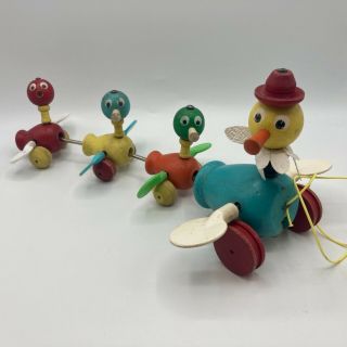Wood Pull Toy Fisher Price Gabby Goofies Mama Duck & Babies 14 " Vintage 1950s