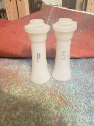 Vintage Tupperware Hourglass Salt And Pepper Shakers 4 1/2 " Tall