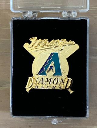 Vintage 2001 Mlb Arizona Diamondbacks World Series Baseball Press Pin Vs Yankees