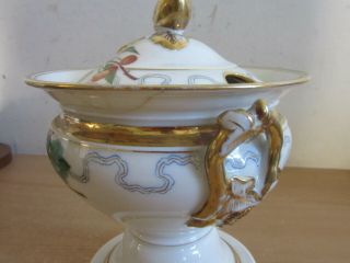 Antique 1800 ' s French Old Paris porcelain fruit painted lidded sauce tureen 8.  5 