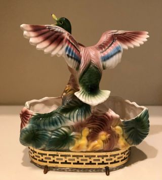 Vintage Maddux Of California Duck With Ducklings Tv Lamp