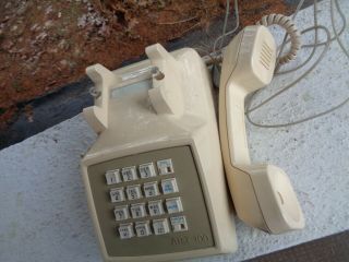 VINTAGE AT&T 100 BEIGE PUSH BUTTON CORDED DESK PHONE LANDLINE TELEPHONE 3