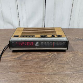 Vintage Woodgrain Radio Alarm Clock General Electric Ge Digital Red Led 7 - 4624a