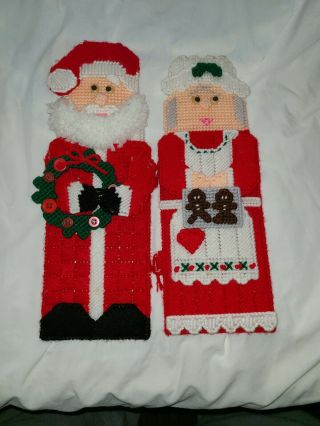 Handmade Vintage Santa And Mrs.  Claus Plastic Canvas Magnet - 12 Inches Each