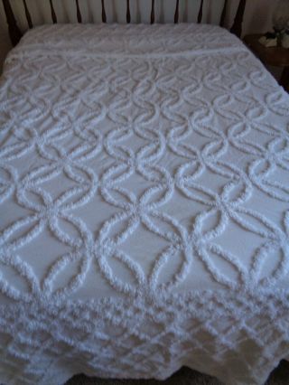 Vintage Better Trends White Chenille Queen Bedspread