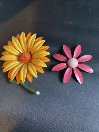 Vintage Large Daisy Enamel Flower Brooch Pin 3 " And Smaller Pink Enamel Daisy Lo