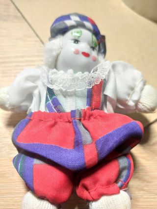 Vintage Clown Doll Plays It ' s A Small World Moves.  Porcelain clown. 3