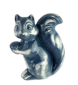 Vintage Haeger Usa Pottery Blue White Porcelain Squirrel With Nut Figurine