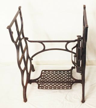 Vtg antique cast iron treadle sewing machine base frame stand 2