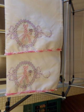 VINTAGE PR.  SOUTHERN BELL HAND EMBROIDERED PINK/ LAVENDER FLOWERS PILLOWCASES 3