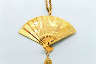 Vintage Gold Tone Asian Fan Crane and Dragon Pendant Chain Necklace 2