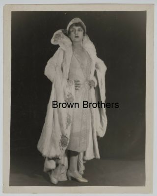Vintage 1920s Hollywood Carmel Myers Elegant In Furs Oversized Dbw Photo - Bb