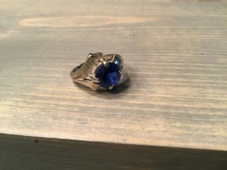 Vintage 10k White Gold Ring W/blue Stone 3.  4 Grams Size 3.  75