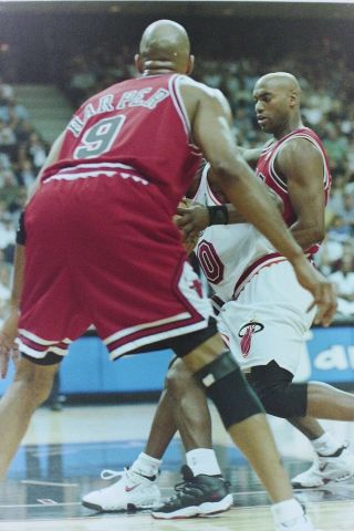 1990’s NBA Basketball Bulls VS Heat Michael Jordan 35MM NEGATIVES Hardaway (1) 3