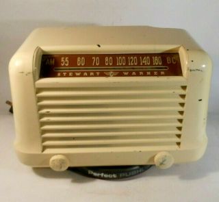 Vintage Stewart Warner 51t46 Bakelite Table Radio,  Circa 1946