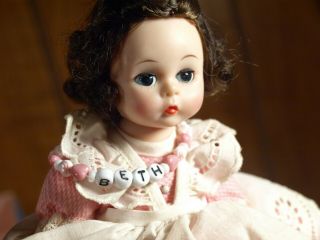 Vintage 1987 Madame Alexander 8 Inch Doll Beth 406 W Box
