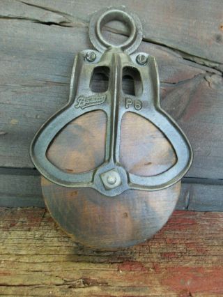Antique Vintage Cast Iron And Wood Barn Pulley Farm Tool Rustic Decor Primitive