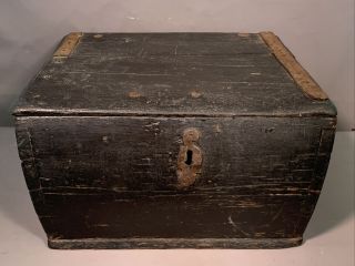 Lg Antique 18thc Colonial Wood Horse & Buggy Style Carriage Chest Old Lock Box