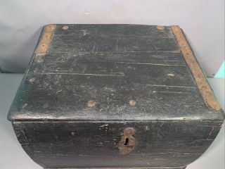 LG Antique 18thC COLONIAL Wood HORSE & BUGGY Style CARRIAGE CHEST Old LOCK BOX 3