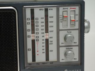 Vintage GE General Electric TV sound WB/AM/FM 4 BAND RADIO RECEIVER MODEL 7 - 29 3