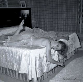 1958 Bunny Yeager Pinup Camera Negative Model In Boudoir Lucy Baron Nr