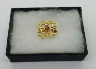 Pretty Antique 9ct Gold Brooch With A Small Red Stone