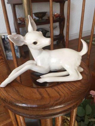 Sweet Vintage Anthony Freeman Mcfarlin Pottery White Fawn Deer