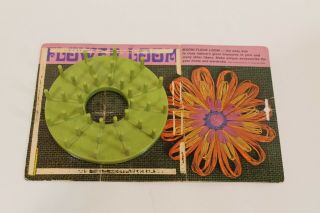 Vtg 1968 Bucilla Studio Twelve Flower Loom With Instructions 5089 Euc