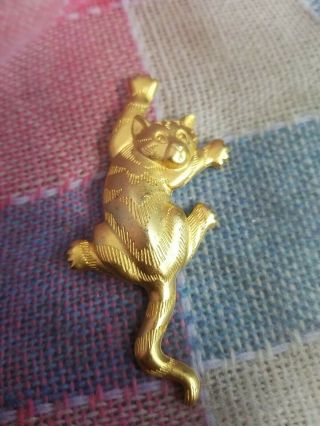 Vintage 1988 Signed Jj Jonette Jewelry Gold Tone Climbing Cat Brooch Pin