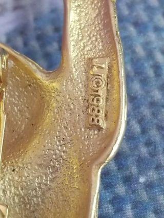 Vintage 1988 signed JJ Jonette Jewelry Gold Tone Climbing Cat Brooch Pin 3