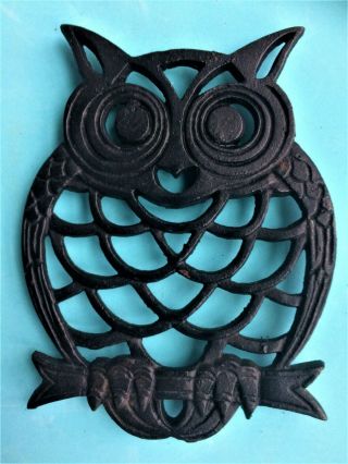Vintage Footed Cast Iron Owl Trivet 6 1/2”